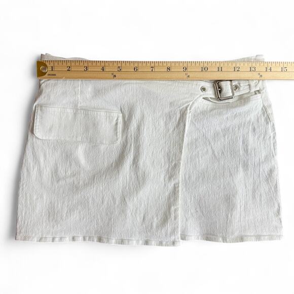 White Fox Wrap Mini Skirt Small Asymmetrical Buckle Y2K Streetwear Bratz Party - Picture 9 of 10